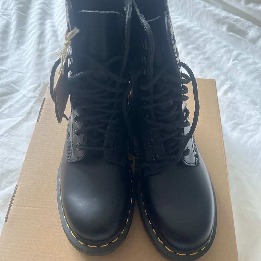 Dr. Martens 1490 Black boots size 6